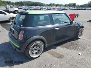 2003 MINI Hardtop with VIN WMWRC33443TE16974, listed as a Copart auction lot 62366375 with 131,981 mi miles and Salvage title. Bid and sale history available at DreamBid. Image 3.