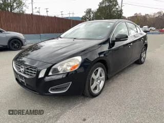 ✅ 2013 Volvo S60 T5 • VIN: YV1612FH0D2188121 • Lot: 93081545. Listed on Copart with 145,774 mi. Free auction sales archive from the USA and detailed vehicle history report at DreamBid. Image 2.