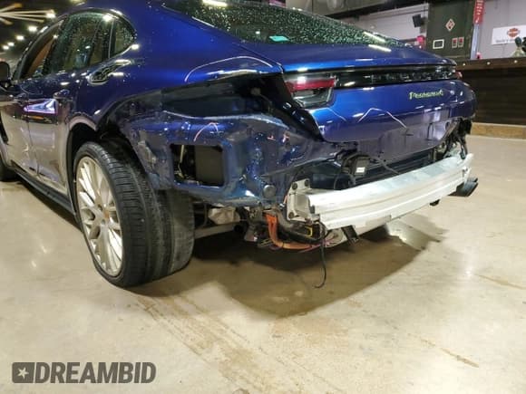 ✅ 2020 Porsche Panamera 4 E-Hybrid • VIN: WP0AE2A79LL132691 • Lot: 43825324. Wystawiony na Copart z przebiegiem 35 440 mil. Bezpłatny archiwum sprzedaży aukcyjnych z USA i szczegółowy raport historii pojazdu na DreamBid. Zdjęcie 13.