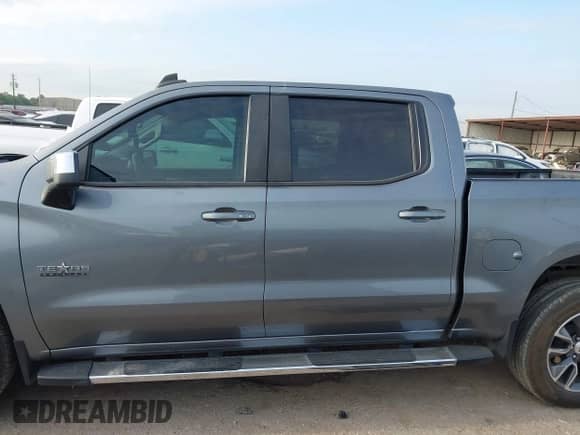 2022 Chevrolet Silverado 1500 LT z VIN 3GCPWCED4NG132191, wystawiony jako IAAI lot #42050267 z przebiegiem 63 795 mil mil oraz . Historia ofert i sprzedaży dostępna na DreamBid. Obrazek 14.