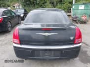 ✅ 2009 Chrysler 300 C Hemi • VIN: 2C3LA63T59H580961 • Лот: 43235420. Опубликован ранее на IAAI с пробегом 167 886 миль. Бесплатный доступ к архиву аукционных продаж из США и подробный отчёт об истории автомобиля на DreamBid. Изображение 16.