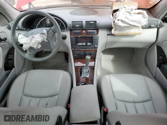 ✅ 2006 Mercedes-Benz C 280 Luxury • VIN: WDBRF54H16A911992 • Lot: 50339845. Wystawiony na Copart z przebiegiem 37 916 mil. Bezpłatny archiwum sprzedaży aukcyjnych z USA i szczegółowy raport historii pojazdu na DreamBid. Zdjęcie 8.