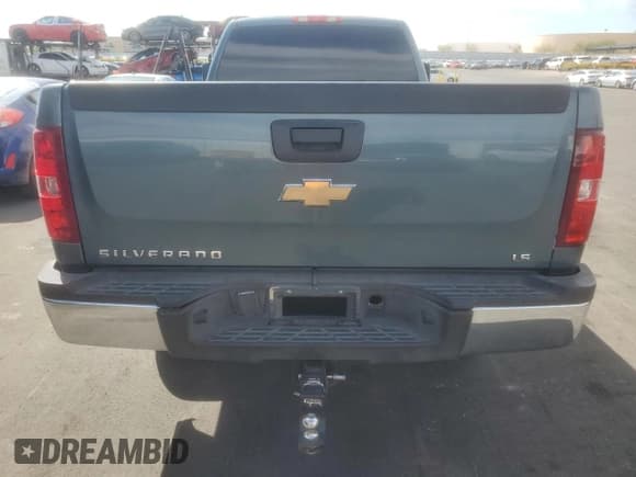 ✅ 2007 Chevrolet Silverado 2500HD Work Truck • VIN: 1GCHC29KX7E572863 • Лот: 83751895. Опубликован ранее на Copart с пробегом 112 196 миль. Бесплатный доступ к архиву аукционных продаж из США и подробный отчёт об истории автомобиля на DreamBid. Изображение 6.