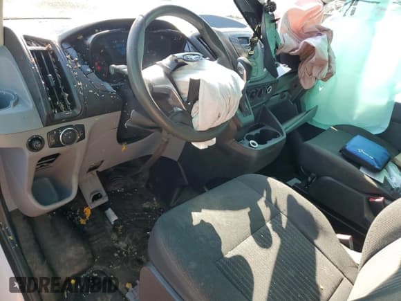 ✅ 2019 Ford Transit • VIN: 1FTYR2CM2KKB66448 • Lot: 80885015. Wystawiony na Copart z przebiegiem 50 415 mil. Bezpłatny archiwum sprzedaży aukcyjnych z USA i szczegółowy raport historii pojazdu na DreamBid. Zdjęcie 8.