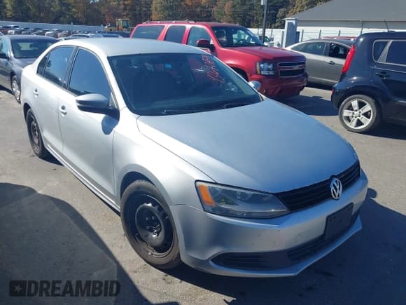 ✅ 2011 Volkswagen Jetta SE • VIN: 3VWDZ7AJ0BM359854 • Lot: 43670789. Wystawiony na IAAI z przebiegiem 217 540 mil. Bezpłatny archiwum sprzedaży aukcyjnych z USA i szczegółowy raport historii pojazdu na DreamBid. Zdjęcie 1.