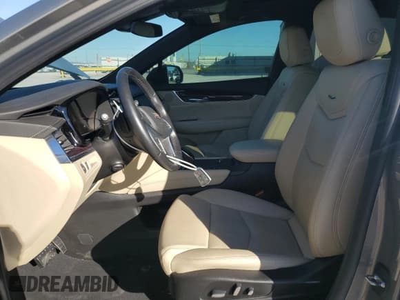 ✅ 2019 Cadillac XT5 Premium Luxury FWD • VIN: 1GYKNERS1KZ141129 • Lot: 64636845. Wystawiony na Copart z przebiegiem 65 930 mil. Bezpłatny archiwum sprzedaży aukcyjnych z USA i szczegółowy raport historii pojazdu na DreamBid. Zdjęcie 7.