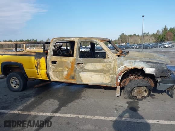 ✅ 2004 Chevrolet Silverado 2500HD LS • VIN: 1GCHC23U64F232996 • Lot: 42330065. Listed on IAAI with 122,803 mi. Free auction sales archive from the USA and detailed vehicle history report at DreamBid. Image 6.