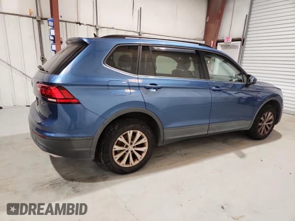 ✅ 2020 Volkswagen Tiguan S • VIN: 3VV0B7AX3LM120053 • Лот: 87080135. Опубликован ранее на Copart с пробегом 111 844 миль. Бесплатный доступ к архиву аукционных продаж из США и подробный отчёт об истории автомобиля на DreamBid. Изображение 3.