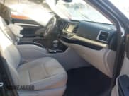 ✅ 2018 Toyota Highlander LE • VIN: 5TDZZRFH9JS240550 • Lot: 43244693. Listed on IAAI with 119,860 mi. Free auction sales archive from the USA and detailed vehicle history report at DreamBid. Image 5.