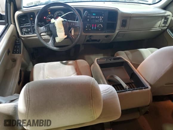 ✅ 2004 Chevrolet Silverado 1500 LS • VIN: 2GCEK13TX41418555 • Lot: 63997115. Wystawiony na Copart z przebiegiem 172 329 mil. Bezpłatny archiwum sprzedaży aukcyjnych z USA i szczegółowy raport historii pojazdu na DreamBid. Zdjęcie 8.