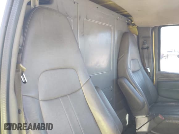 ✅ 2011 Chevrolet Express Cargo • VIN: 1GCWGFCA4B1148923 • Lot: 42983405. Listed on IAAI with 258,246 mi. Free auction sales archive from the USA and detailed vehicle history report at DreamBid. Image 8.