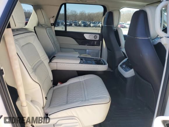 ✅ 2021 Lincoln Navigator Black Label • VIN: 5LMJJ3TT3MEL03929 • Лот: 88942155. Опубликован ранее на Copart с пробегом 55 633 миль. Бесплатный доступ к архиву аукционных продаж из США и подробный отчёт об истории автомобиля на DreamBid. Изображение 11.