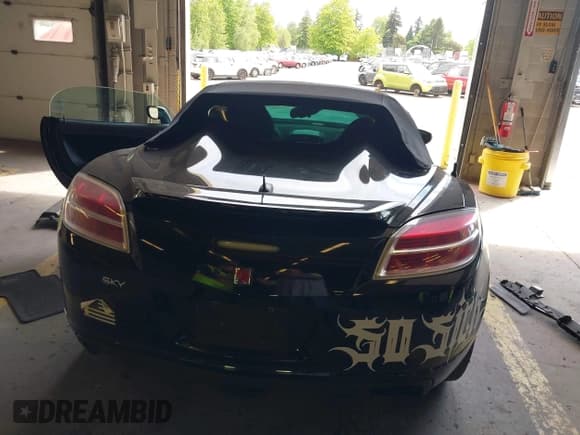 ✅ 2008 Saturn Sky • VIN: 1G8MB35BX8Y103747 • Лот: 42203336. Опубликован ранее на IAAI с пробегом 95 272 миль. Бесплатный доступ к архиву аукционных продаж из США и подробный отчёт об истории автомобиля на DreamBid. Изображение 17.