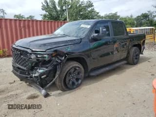 ✅ 2025 Ram 1500 Big Horn • VIN: 1C6SRFFP4SN730125 • Лот: 67348295. Опубликован ранее на Copart с пробегом 484 миль. Бесплатный доступ к архиву аукционных продаж из США и подробный отчёт об истории автомобиля на DreamBid. Изображение 1.