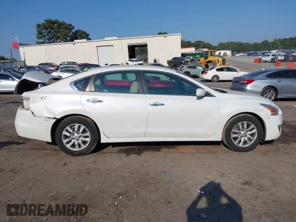 ✅ 2014 Nissan Altima 2.5 • VIN: 1N4AL3AP0EN200434 • Lot: 43223441. Wystawiony na IAAI z przebiegiem 261 841 mil. Bezpłatny archiwum sprzedaży aukcyjnych z USA i szczegółowy raport historii pojazdu na DreamBid. Zdjęcie 14.
