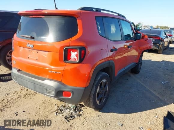 ✅ 2017 Jeep Renegade Sport • VIN: ZACCJBAB0HPG21086 • Lot: 43572267. Wystawiony na IAAI z przebiegiem 67 612 mil. Bezpłatny archiwum sprzedaży aukcyjnych z USA i szczegółowy raport historii pojazdu na DreamBid. Zdjęcie 4.