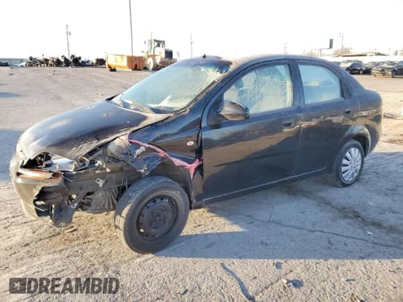 2005 Chevrolet Aveo SVM z VIN KL1TD526X5B325483, wystawiony jako Copart lot #42522785 z przebiegiem Nie podano mil oraz Szkoda całkowita • Salvage title. Historia ofert i sprzedaży dostępna na DreamBid. Obrazek 1.