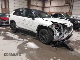 ✅ 2021 Toyota RAV4 Hybrid XSE • VIN: 4T3E6RFV8MU045555 • Лот: 43923169. Опубликован ранее на IAAI с пробегом 42 447 миль. Бесплатный доступ к архиву аукционных продаж из США и подробный отчёт об истории автомобиля на DreamBid. Изображение 1.