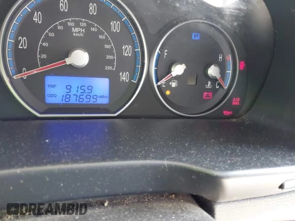 ✅ 2008 Hyundai Santa Fe SE • VIN: 5NMSH13E18H209371 • Lot: 43112218. Wystawiony na IAAI z przebiegiem 187 699 mil. Bezpłatny archiwum sprzedaży aukcyjnych z USA i szczegółowy raport historii pojazdu na DreamBid. Zdjęcie 7.