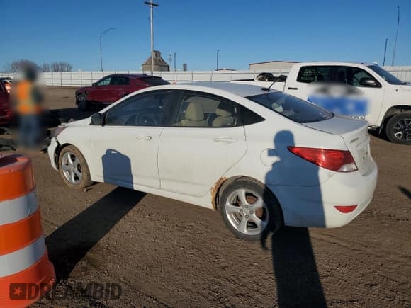 ✅ 2013 Hyundai Accent GL • VIN: KMHCT4AEXDU529570 • Лот: 47083185. Опубликован ранее на Copart с пробегом 150 927 миль. Бесплатный доступ к архиву аукционных продаж из США и подробный отчёт об истории автомобиля на DreamBid. Изображение 2.