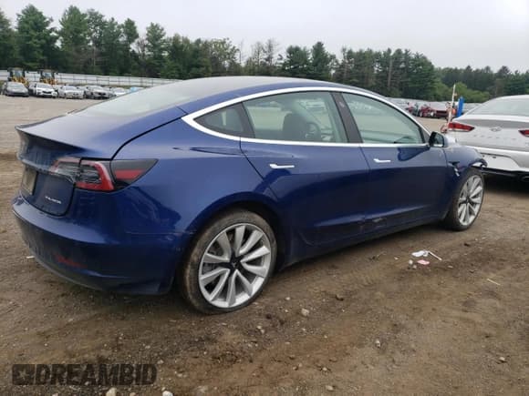 ✅ 2020 Tesla Model 3 Long Range • VIN: 5YJ3E1EB2LF712210 • Lot: 69105565. Wystawiony na Copart z przebiegiem 56 876 mil. Bezpłatny archiwum sprzedaży aukcyjnych z USA i szczegółowy raport historii pojazdu na DreamBid. Zdjęcie 3.