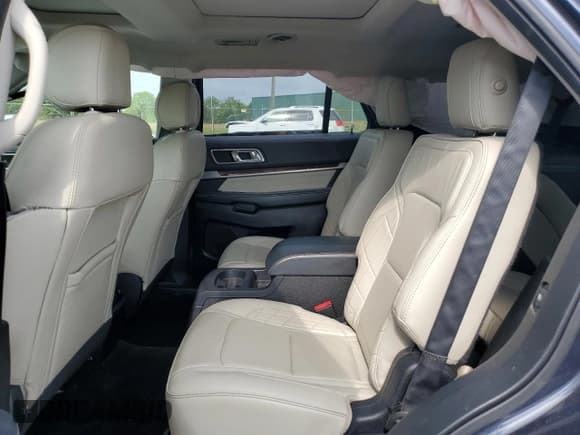 ✅ 2017 Ford Explorer Platinum • VIN: 1FM5K8HT8HGD79728 • Lot: 54225335. Wystawiony na Copart z przebiegiem 108 409 mil. Bezpłatny archiwum sprzedaży aukcyjnych z USA i szczegółowy raport historii pojazdu na DreamBid. Zdjęcie 11.