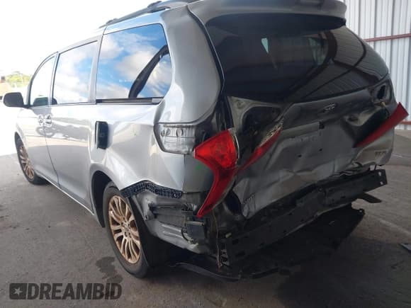 ✅ 2013 Toyota Sienna XLE AAS • VIN: 5TDYK3DC4DS283783 • Лот: 43266179. Опубликован ранее на IAAI с пробегом 184 611 миль. Бесплатный доступ к архиву аукционных продаж из США и подробный отчёт об истории автомобиля на DreamBid. Изображение 18.