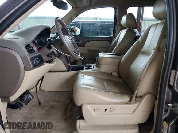 2014 Chevrolet Tahoe LT z VIN 1GNSCBE0XER154133, wystawiony jako Copart lot #91109625 z przebiegiem Nie podano mil oraz Czysty tytuł • Clean title. Historia ofert i sprzedaży dostępna na DreamBid. Obrazek 7.