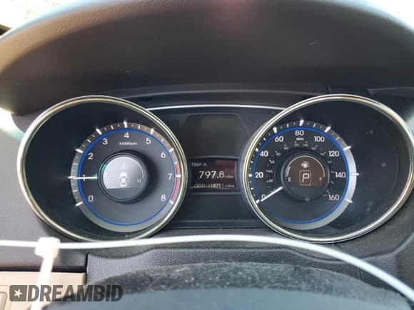 ✅ 2013 Hyundai Sonata SE • VIN: 5NPEC4AB3DH534199 • Lot: 71826094. Listed on Copart with 118,791 mi. Free auction sales archive from the USA and detailed vehicle history report at DreamBid. Image 9.