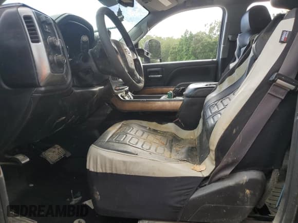 ✅ 2015 Chevrolet Silverado 2500HD LTZ • VIN: 1GC1KWE8XFF108423 • Lot: 62921895. Wystawiony na Copart z przebiegiem 270 548 mil. Bezpłatny archiwum sprzedaży aukcyjnych z USA i szczegółowy raport historii pojazdu na DreamBid. Zdjęcie 7.