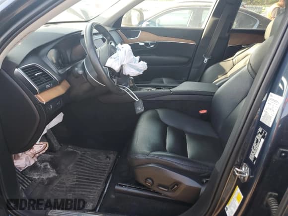 ✅ 2021 Volvo XC90 Momentum • VIN: YV4A22PK4M1748801 • Lot: 67520785. Listed on Copart with 41,239 mi. Free auction sales archive from the USA and detailed vehicle history report at DreamBid. Image 7.