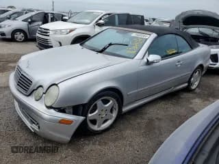 ✅ 2001 Mercedes-Benz CLK 320/430 • VIN: WDBLK70G31T073827 • Lot: 75085564. Wystawiony na Copart z przebiegiem Nie podano. Bezpłatny archiwum sprzedaży aukcyjnych z USA i szczegółowy raport historii pojazdu na DreamBid. Zdjęcie 1.