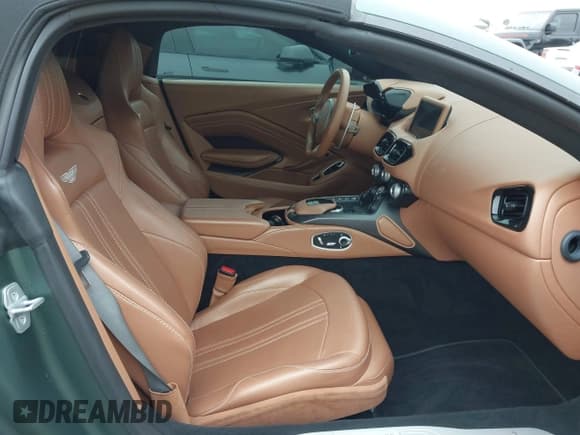 ✅ 2021 Aston Martin Vantage • VIN: SCFSMGBW7MGP05268 • Lot: 43320161. Wystawiony na IAAI z przebiegiem 18 865 mil. Bezpłatny archiwum sprzedaży aukcyjnych z USA i szczegółowy raport historii pojazdu na DreamBid. Zdjęcie 5.