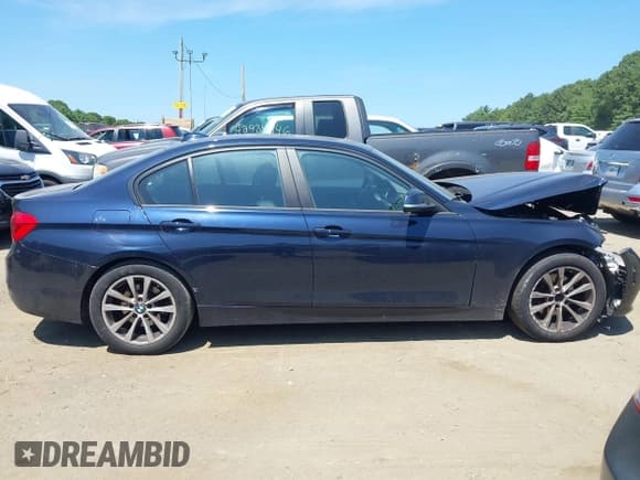✅ 2016 BMW 3 Series 320i xDrive • VIN: WBA8A3C53GK689326 • Lot: 42900842. Listed on IAAI with 100,824 mi. Free auction sales archive from the USA and detailed vehicle history report at DreamBid. Image 13.