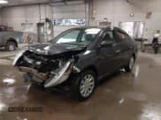 ✅ 2015 Nissan Versa SV • VIN: 3N1CN7APXFL819809 • Lot: 43459471. Wystawiony na IAAI z przebiegiem 219 373 mil. Bezpłatny archiwum sprzedaży aukcyjnych z USA i szczegółowy raport historii pojazdu na DreamBid. Zdjęcie 2.