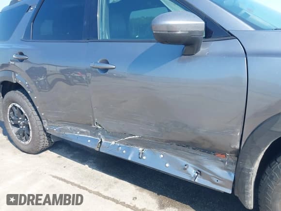 ✅ 2025 Nissan Pathfinder Rock Creek • VIN: 5N1DR3BD5SC233507 • Lot: 42978786. Listed on IAAI with 5,272 mi. Free auction sales archive from the USA and detailed vehicle history report at DreamBid. Image 6.