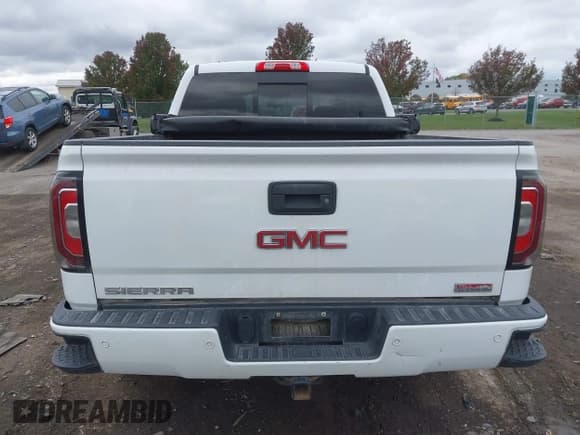 ✅ 2018 GMC Sierra 1500 SLT • VIN: 3GTU2NEC4JG218158 • Lot: 43512961. Listed on IAAI with 128,560 mi. Free auction sales archive from the USA and detailed vehicle history report at DreamBid. Image 16.