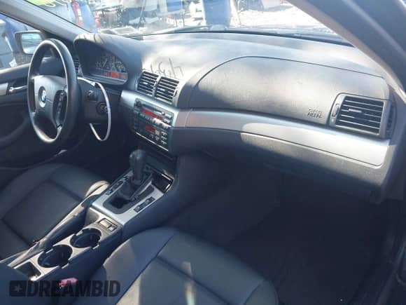 2002 BMW 3 Series 325i с VIN WBAET37422NG84269, выставлен на аукционе IAAI как лот 43450678 с пробегом 70 757 миль миль и . История ставок и продаж доступна на DreamBid. Изображение 5.