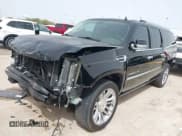 ✅ 2013 Cadillac Escalade ESV Platinum Edition • VIN: 1GYS3KEF4DR222867 • Лот: 41784252. Опубликован ранее на IAAI с пробегом 61 673 миль. Бесплатный доступ к архиву аукционных продаж из США и подробный отчёт об истории автомобиля на DreamBid. Изображение 23.