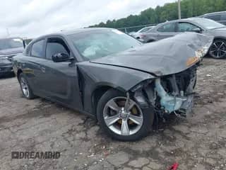 2015 Dodge Charger SXT с VIN 2C3CDXHG3FH824093, выставлен на аукционе IAAI как лот 42965128 с пробегом Не указан миль и . История ставок и продаж доступна на DreamBid. Изображение 1.