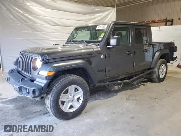 ✅ 2020 Jeep Gladiator Sport S • VIN: 1C6HJTAG3LL161496 • Лот: 48807525. Опубликован ранее на Copart с пробегом 88 429 миль. Бесплатный доступ к архиву аукционных продаж из США и подробный отчёт об истории автомобиля на DreamBid. Изображение 1.