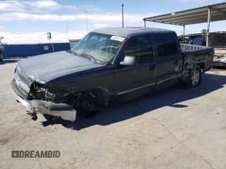 ✅ 2005 Chevrolet Silverado 1500 LS • VIN: 2GCEC13T851103557 • Лот: 69865074. Опубликован ранее на Copart с пробегом 221 932 миль. Бесплатный доступ к архиву аукционных продаж из США и подробный отчёт об истории автомобиля на DreamBid. Изображение 1.