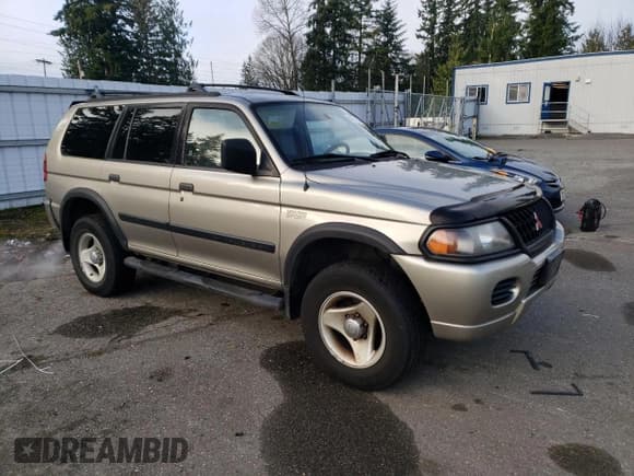✅ 2000 Mitsubishi Montero Sport LS • VIN: JA4MT31H3YP813036 • Lot: 82255134. Wystawiony na Copart z przebiegiem 178 598 mil. Bezpłatny archiwum sprzedaży aukcyjnych z USA i szczegółowy raport historii pojazdu na DreamBid. Zdjęcie 4.