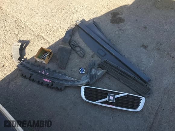 ✅ 2009 Volvo V50 2.4L • VIN: YV1MW390192477648 • Lot: 68756955. Listed on Copart with 134,312 mi. Free auction sales archive from the USA and detailed vehicle history report at DreamBid. Image 13.