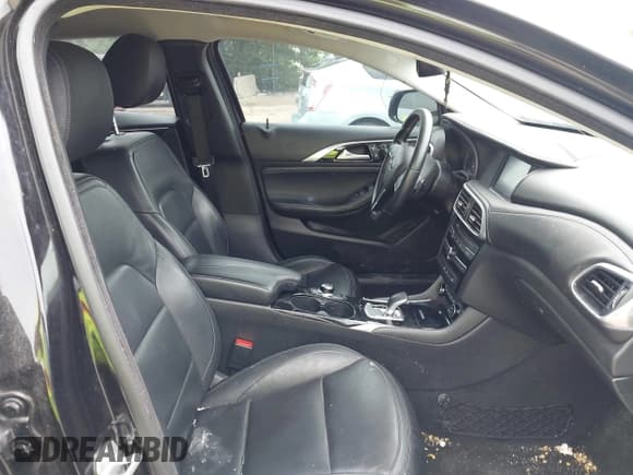 ✅ 2017 Infiniti QX30 Premium • VIN: SJKCH5CR6HA038798 • Лот: 42573563. Опубликован ранее на IAAI с пробегом 106 117 миль. Бесплатный доступ к архиву аукционных продаж из США и подробный отчёт об истории автомобиля на DreamBid. Изображение 5.