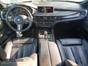 ✅ 2015 BMW X5 xDrive50i • VIN: 5UXKR6C56F0J74185 • Лот: 81572675. Опубликован ранее на Copart с пробегом 121 722 миль. Бесплатный доступ к архиву аукционных продаж из США и подробный отчёт об истории автомобиля на DreamBid. Изображение 8.