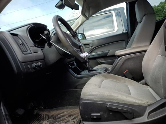 ✅ 2015 Chevrolet Colorado 4WD WT • VIN: 1GCHTAE3XF1194784 • Лот: 67306705. Опубликован ранее на Copart с пробегом 194 441 миль. Бесплатный доступ к архиву аукционных продаж из США и подробный отчёт об истории автомобиля на DreamBid. Изображение 7.