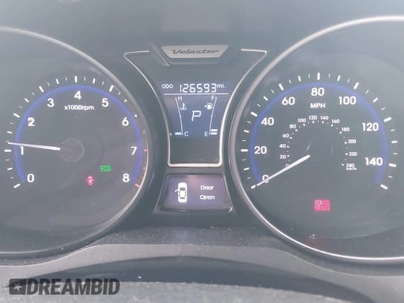 ✅ 2013 Hyundai Veloster Turbo • VIN: KMHTC6AE1DU110308 • Lot: 42259651. Wystawiony na IAAI z przebiegiem 135 379 mil. Bezpłatny archiwum sprzedaży aukcyjnych z USA i szczegółowy raport historii pojazdu na DreamBid. Zdjęcie 7.