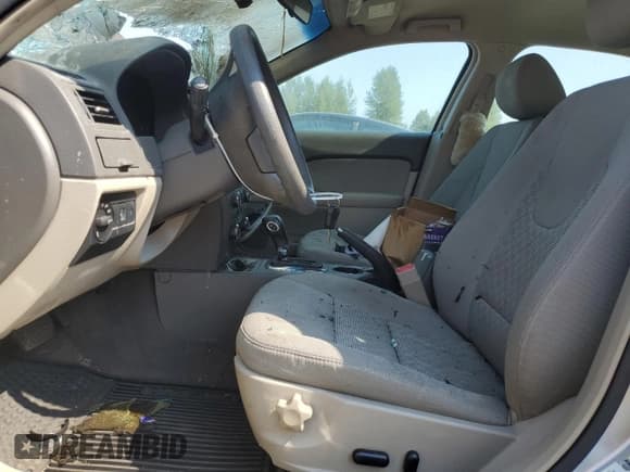 ✅ 2012 Ford Fusion SE • VIN: 3FAHP0HG2CR297119 • Lot: 70723105. Wystawiony na Copart z przebiegiem Nie podano. Bezpłatny archiwum sprzedaży aukcyjnych z USA i szczegółowy raport historii pojazdu na DreamBid. Zdjęcie 7.