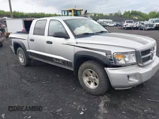 ✅ 2008 Dodge Dakota SLT • VIN: 1D7HW48N38S536147 • Lot: 42230957. Wystawiony na IAAI z przebiegiem 140 571 mil mil. Skorzystaj z bezpłatnego archiwum sprzedaży aukcyjnych z USA i zobacz szczegółowy raport historii pojazdu na DreamBid. Zdjęcie 1.